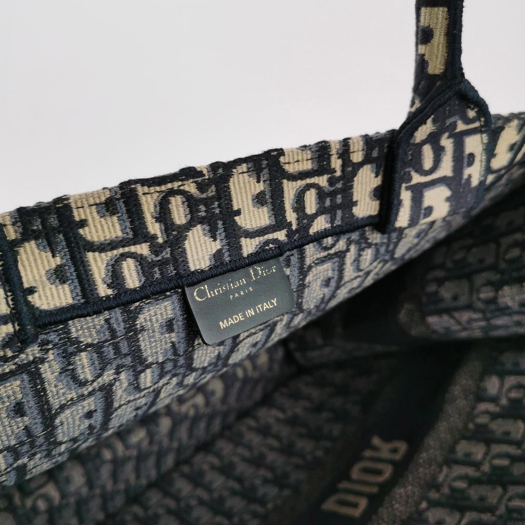 [Pre-Owned] Book Tote Hand-Embroidered Monogram Large Capacity Canvas Tote Bag - Excellent #LAKQIK