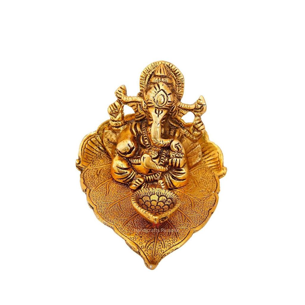 Металлический Дия в форме листа Пипала с фигуркой Ганеши, Золотой, 4,25 X 3,75 X 2,5 дюйма, 1 шт.