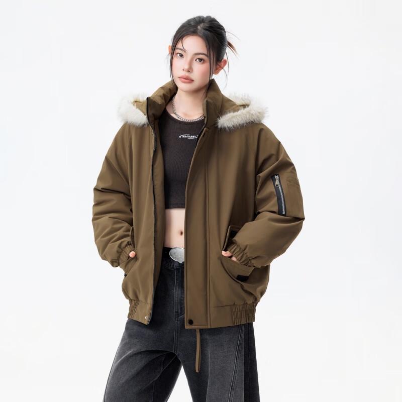 Мужская парка с капюшоном и утолщенным меховым воротником