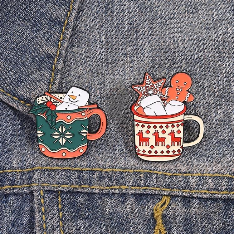 Праздничная эмалевая брошь в виде пряничного снеговика и лося, рождественский дизайн чашки, сплав, булавка, украшение на грудь, подарок для друга