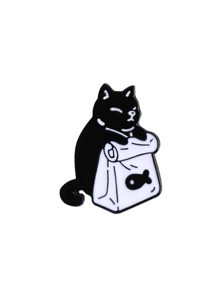Cute Black White Cats Enamel Pins Dried Fish Bag Brooch Cartoon Animal Badges Denim Lapel Pin Jewelry Gift for Kids Best Friends