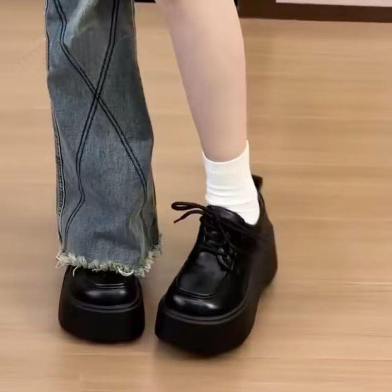 Короткие туфли Spice girl на платформе для женщин, зимние новые популярные туфли-лоферы в ретро-британском стиле, маленькие кожаные туфли для женщин