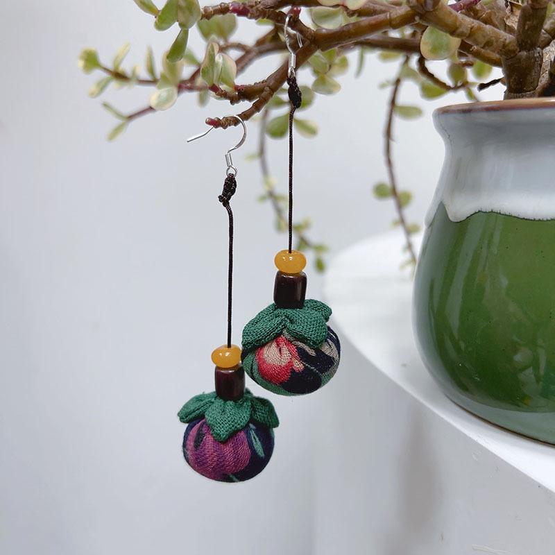 Шелковый треугольный шарф в стиле ретро - тонкий летний женский аксессуар для шеи