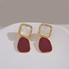 Ретро французские серьги-ракушки в стиле Хепберн винно-красного цвета: Элегантная светская львица Гонконгский тренд