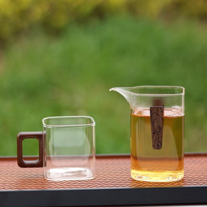 Стеклянная чашка для чая в древнем стиле, набор для чая Кунг-фу для приема гостей, чайная чашка, деревянная ручка, термостойкое стекло, однослойная, маленькая квадратная чашка