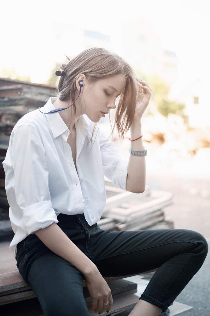 Беспроводные наушники Audio Technica SOLID BASS Deep Bass цвета шампанского и золота CG ATH-CKS550XBT