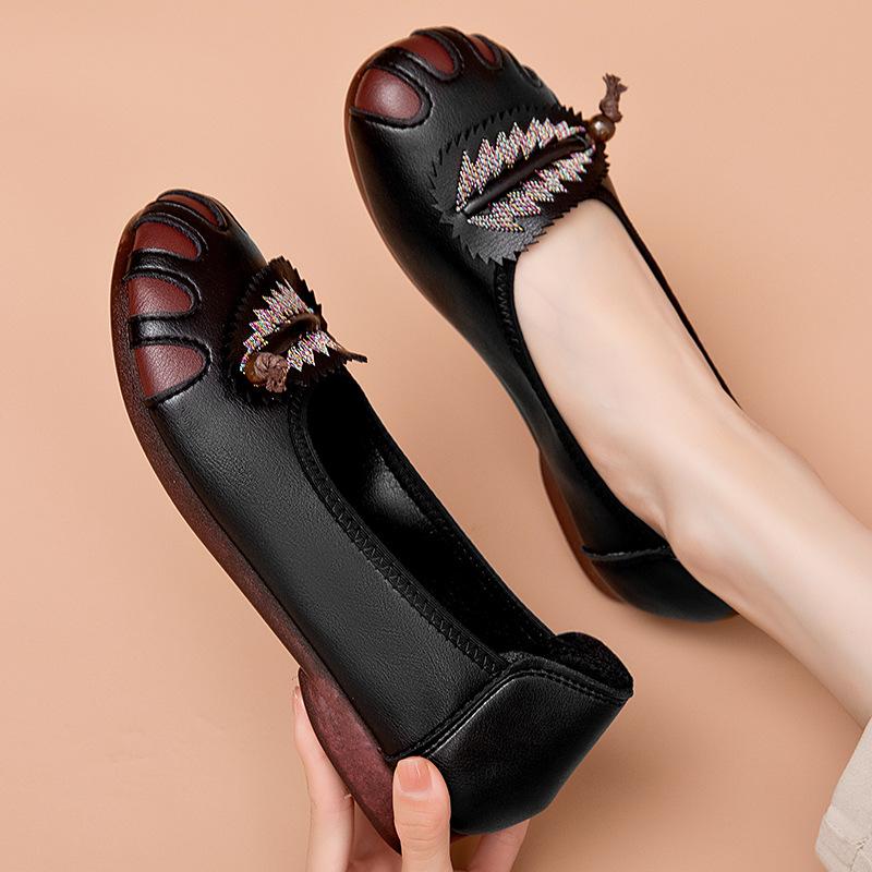 Женские сетчатые легкие повседневные туфли с вырезами, летние дышащие мокасины, удобные нескользящие туфли для мам с круглым носком, без застежек