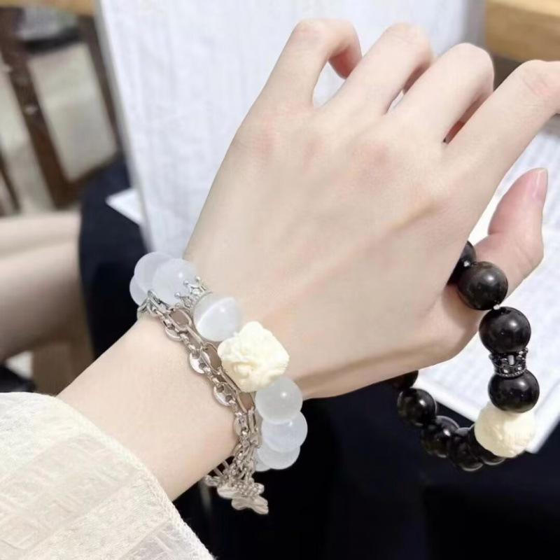 Стеклянный браслет «Лесная бабочка» с бусинами «Цветок с ледяными трещинами»