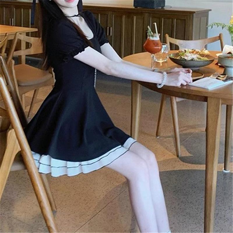 Платье во французском стиле Одри Хепберн, маленькое черное платье с квадратным вырезом и поясом, юбка с цветными вставками