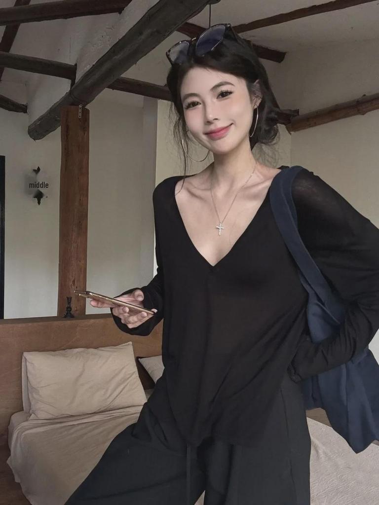 Women's Sheer White V-Neck Long-Sleeve Summer Blouse - Loose Fit, Sun Protection, Casual Top