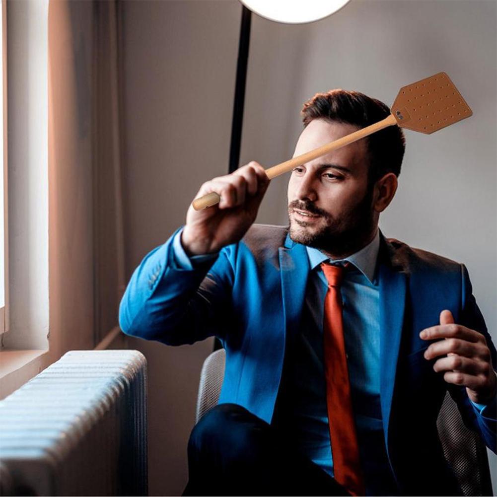 1 шт. кожаная мухобойка с 19-дюймовой длинной деревянной ручкой, прочная и долговечная мухобойка для борьбы с вредителями в помещении и на открытом воздухе, деревенская мухобойка