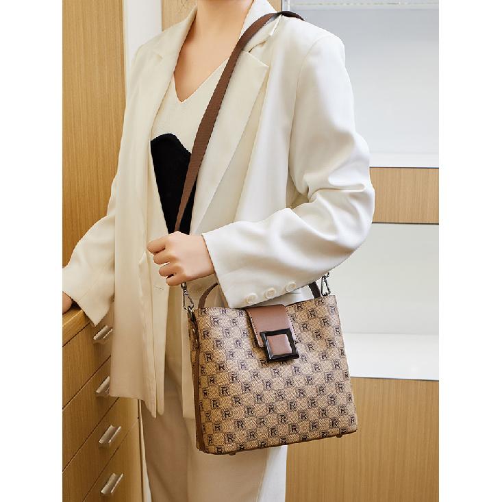 Women's new shoulder bag with monogram print, bucket bag, fashionable and versatile crossbody bag with a high-end feel for commuting