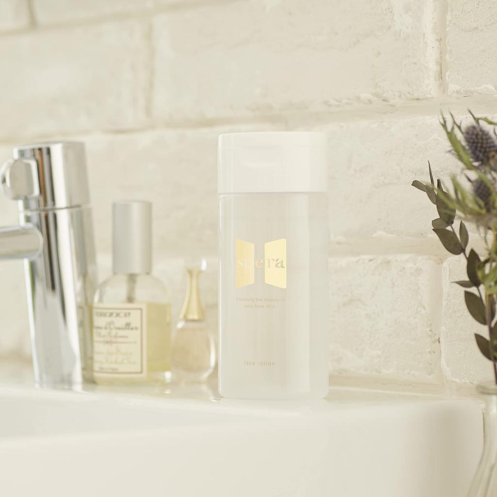 Spera Face Lotion Highly Moisturizing with a Refreshing Contains 18 Beauty Ingredients Including Hyaluronic Acid and 140mL. Perfume-like Scent.