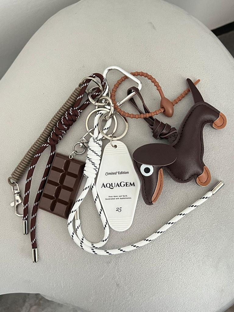 Оригинальный нишевый дизайн брелок для ключей в стиле таксы, подвеска для сумки