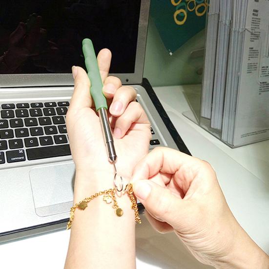 Инструменты для крепления браслетов Крючок из нержавеющей стали Помощь при ношении ювелирных изделий Металлические браслеты Помощь при застежках Молнии Застежки Браслеты Ожерелья Часы
