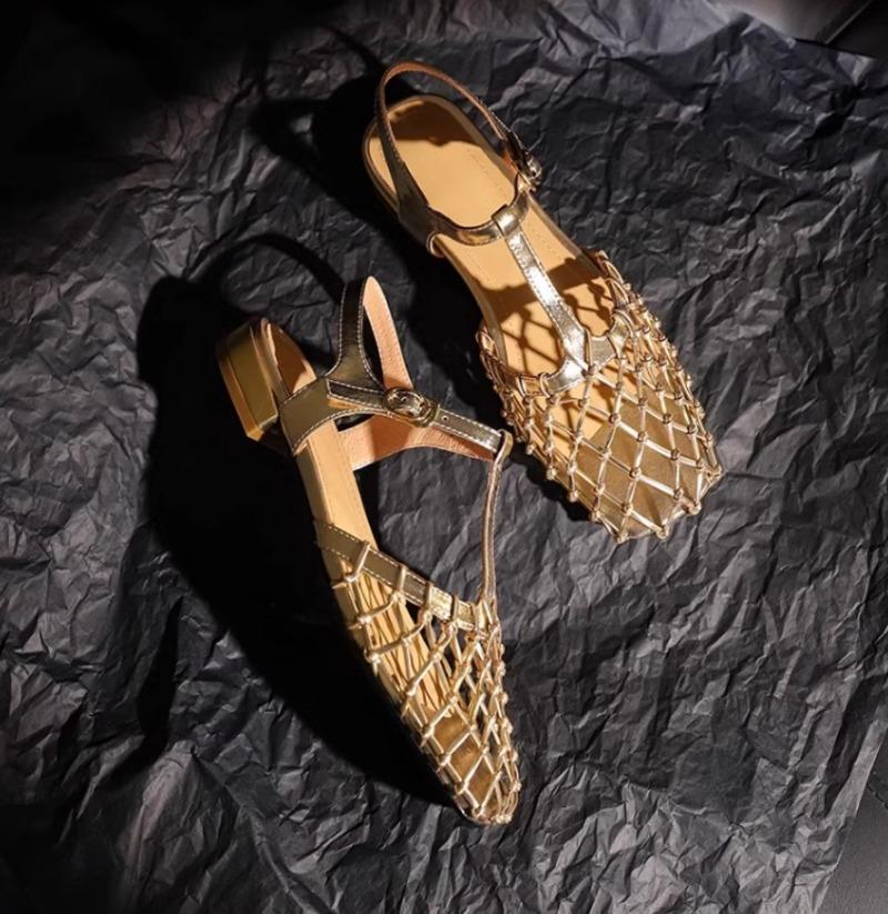 Новые летние европейские и американские женские удобные кожаные сандалии Baotou большого размера из воловьей кожи с полым птичьим гнездом на низком каблуке