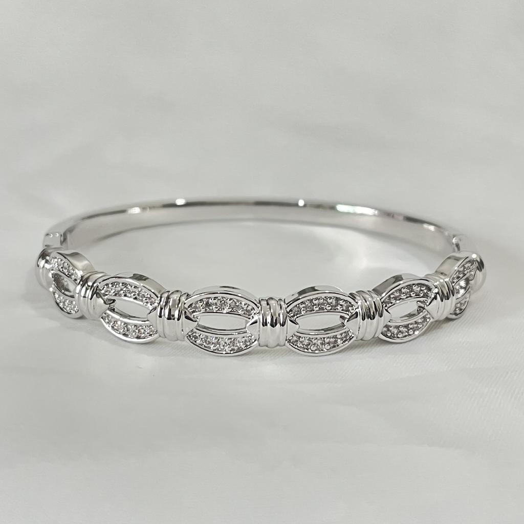 Light Luxury Endless 8-shaped Knot Fashionable and Elegant Simple Hand Jewelry Women's Bracelet