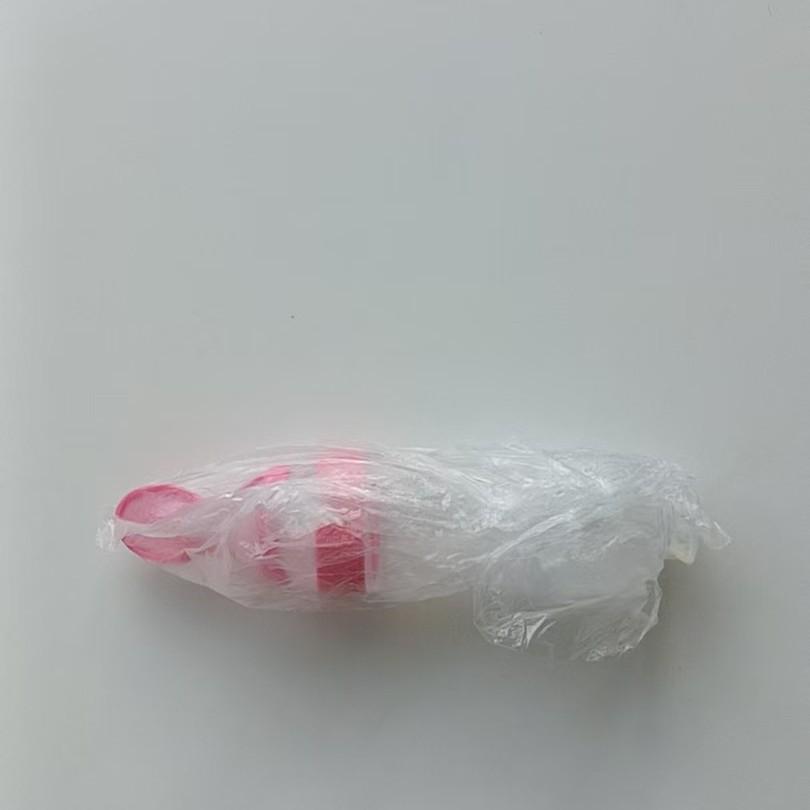 Силиконовая детская бутылочка для кормления с присоской для каши и молока.