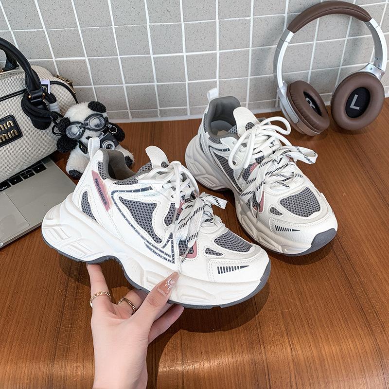 Thick Soled Fashionable Sports Shoes, Women'S New Sneakers Height Increasing, Lightweight, Eye-Catching Walking Shoes