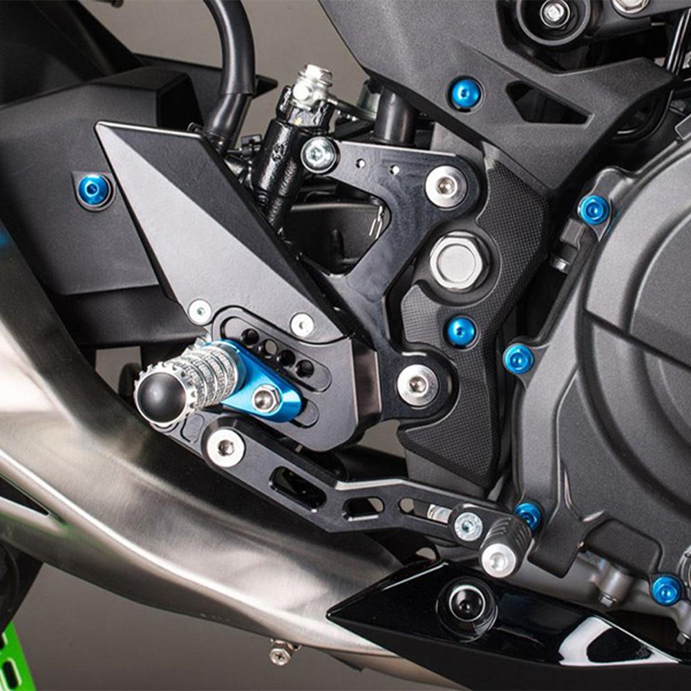 Кавасаки Z400/Ниндзя 400 (17-24) Модифицированный кронштейн подножки с подъемом