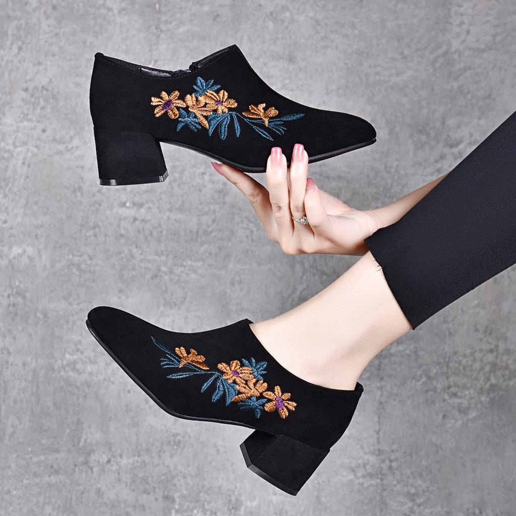 Women's Single Shoes Spring New Personalized Ethnic Style Retro Embroidered High Heels Sheepskin Deep Mouth Women's Shoes Fashion Shoes