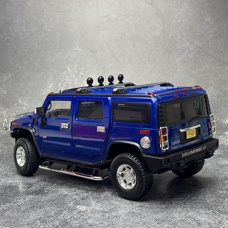 Car diecast model 1/18 Hummer H2 car model static display holiday gift collection