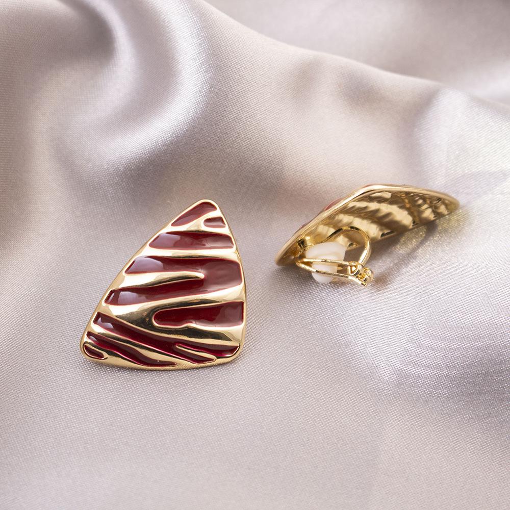 Универсальные легкие роскошные клипсы для ушей без проколов, повседневные высококачественные треугольные клипсы для ушей, универсальные женские серьги