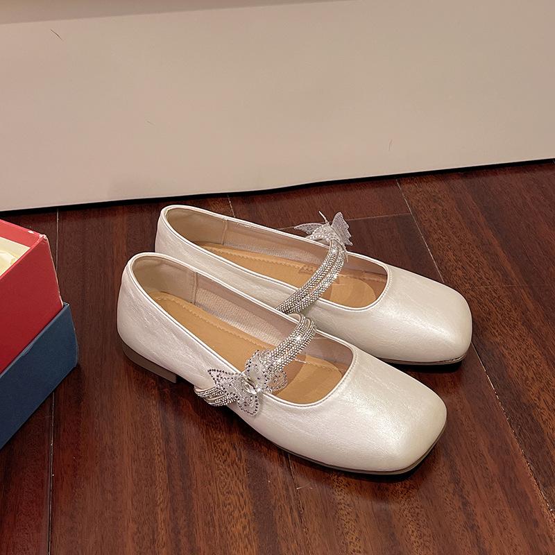 Серебристые туфли Мэри Джейн на плоской подошве с квадратным носком, женские летние новые, с бантом из страз, маленькие кожаные туфли для ношения с юбкой
