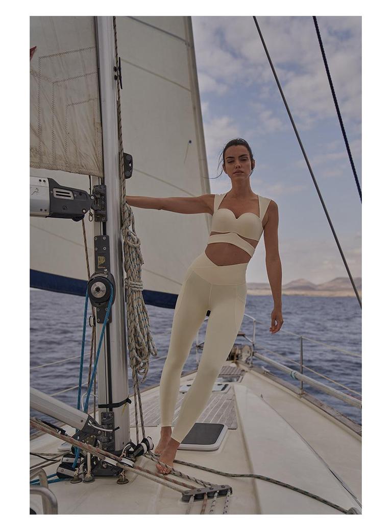 Женский комплект одежды для йоги и пилатеса Cross-Border: Штаны для йоги с высокой талией и мягкий спортивный бюстгальтер.