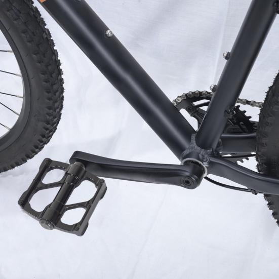 1 пара велосипедных педалей. Высокопрочная полая конструкция. Широкая совместимость. 3 герметичных подшипника. Велосипедные плоские педали.