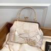 Vintage Evening Bag for Women Kiss Lock Top-Handle Clutch Shoulder Chain Purse Small Crossbody Bags With Tassel Evening Handbag for Wedding Party Prom
