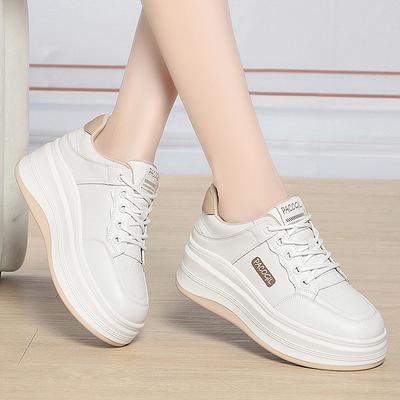 Мягкие кожаные белые туфли для женщин, новые осенние туфли на толстой подошве в стиле ретро в Гонконге, модная универсальная повседневная спортивная обувь