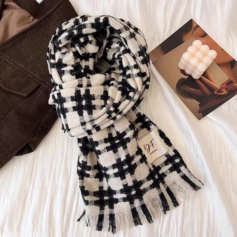 Plaid Scarf Women's Atmosphere Warm New Dry Rose Powder Autumn and Winter White Soft Fringed Shawl Scarf