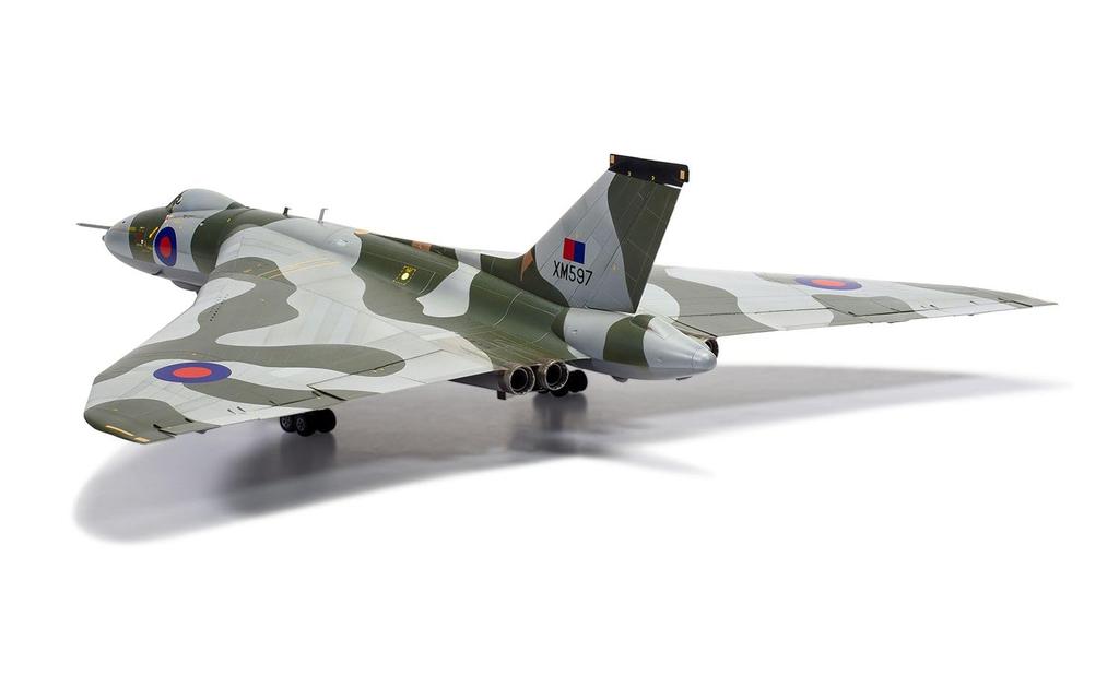 Пластиковая модель Airfix Avro Vulcan Operation Blackback X12013 1/72 B.2