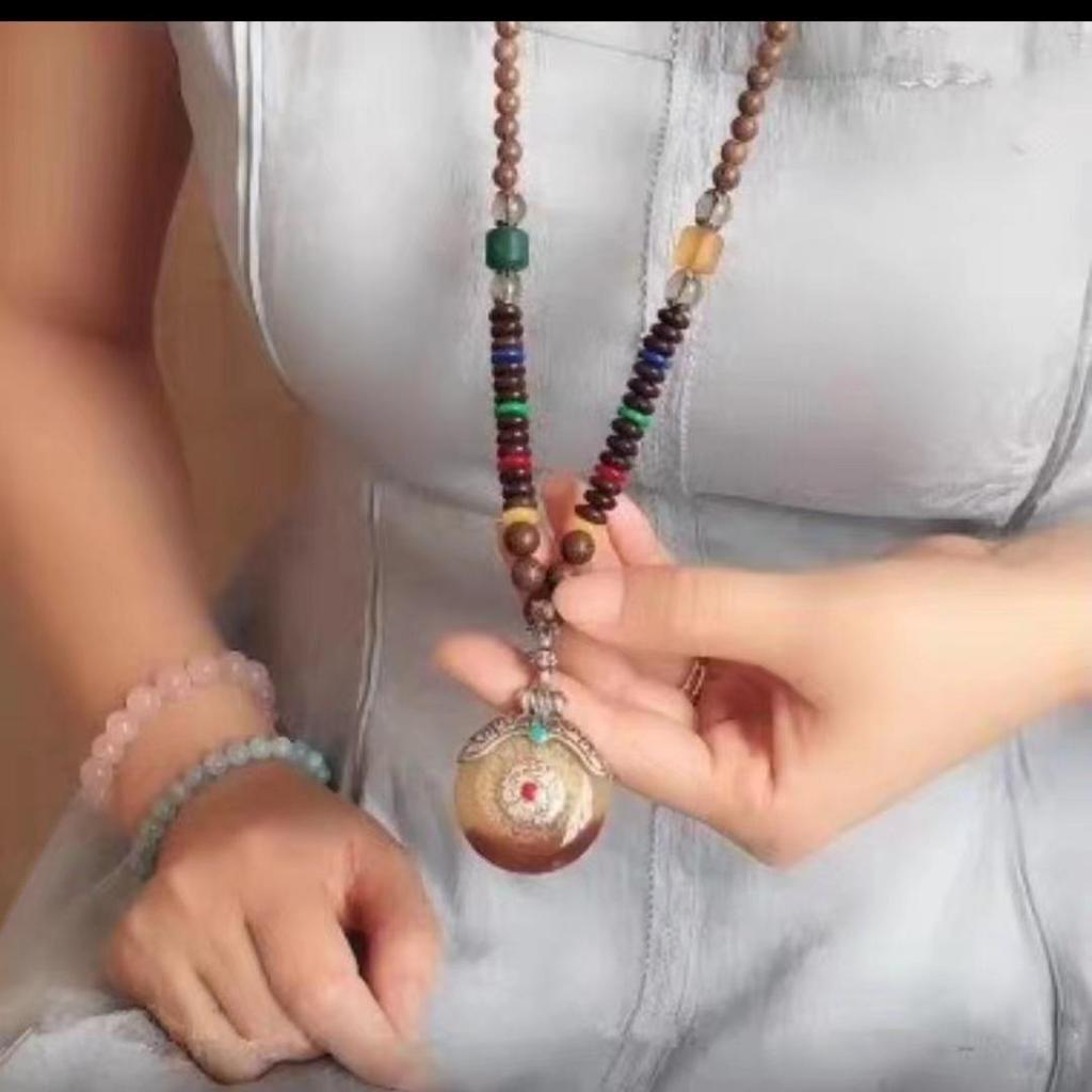 Unisex Tibetan Ethnic Necklace: Versatile, Retro-Style Jewelry with Wooden Accents for Cotton and Linen Outfits