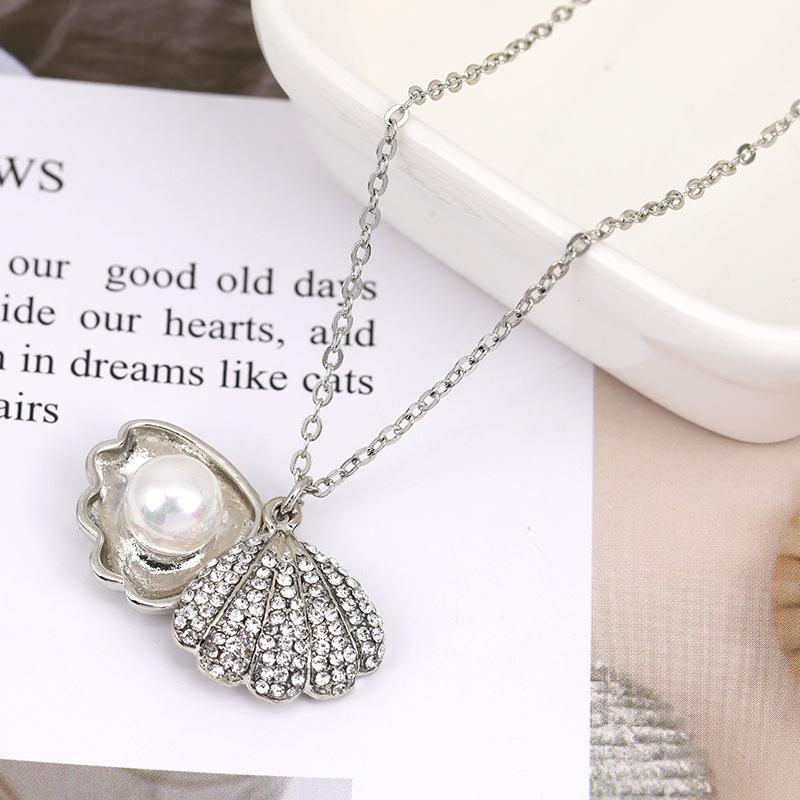 2021 Fashion Temperament Pearl Shell Collarbone Chain For Women With The Same Necklace
