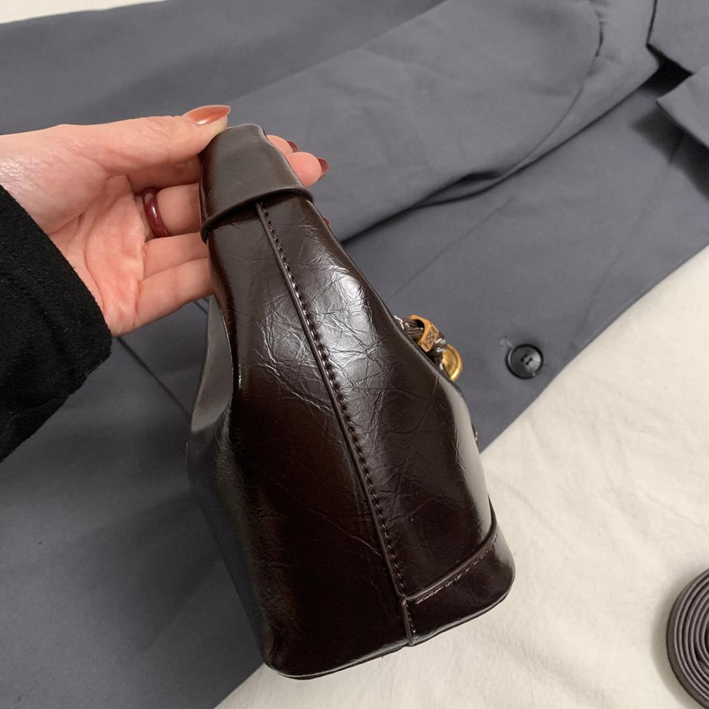 Изысканные женские сумки в стиле ретро, нишевый дизайн, популярные универсальные сумки кроссбоди, классические и элегантные сумки на плечо, придающие образу изысканность