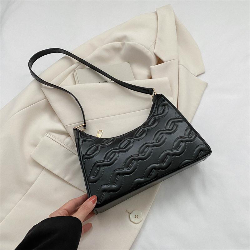 Trendy Women's Simple Shoulder Bag With Chic Aesthetic For Casual Daily Use