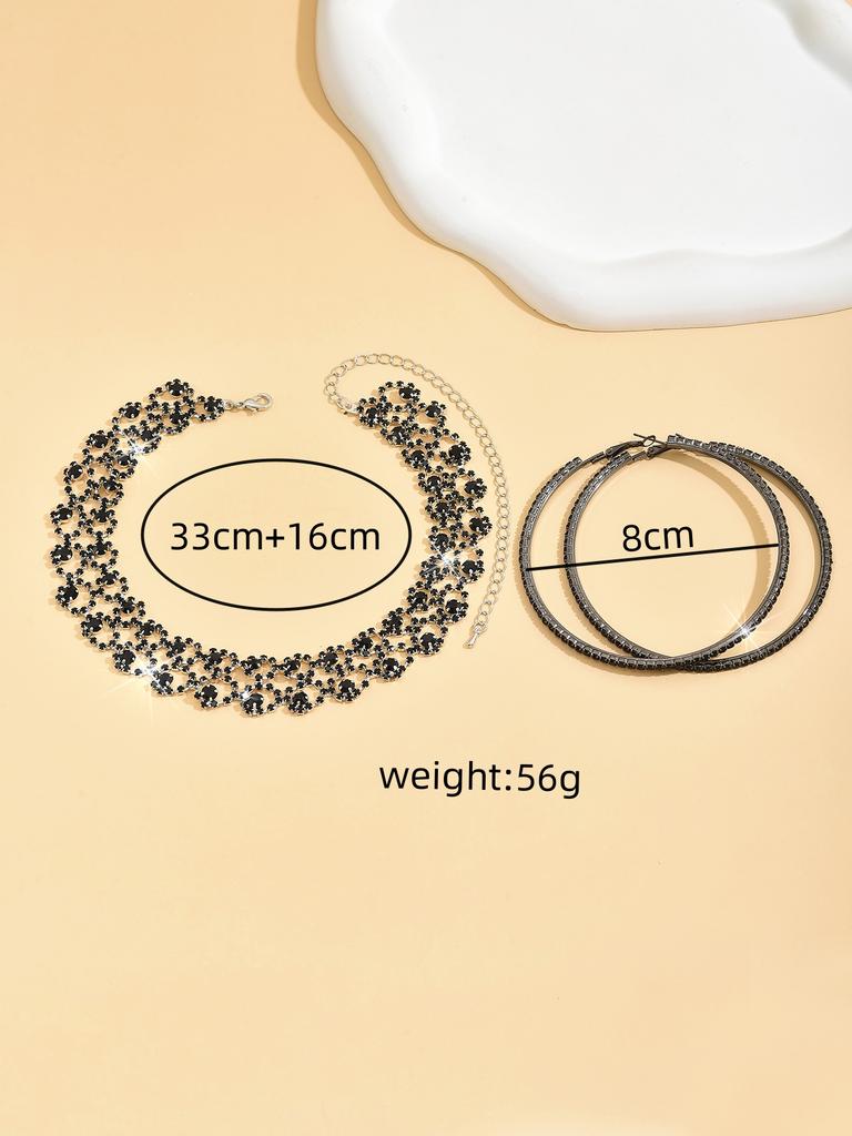 3 предмета женской моды: преувеличенные полые ожерелья с большими серьгами и набор аксессуаров для вечеринок