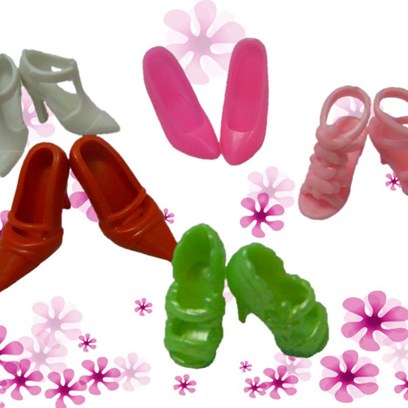 Обувь для куклы Барби. 60 пар