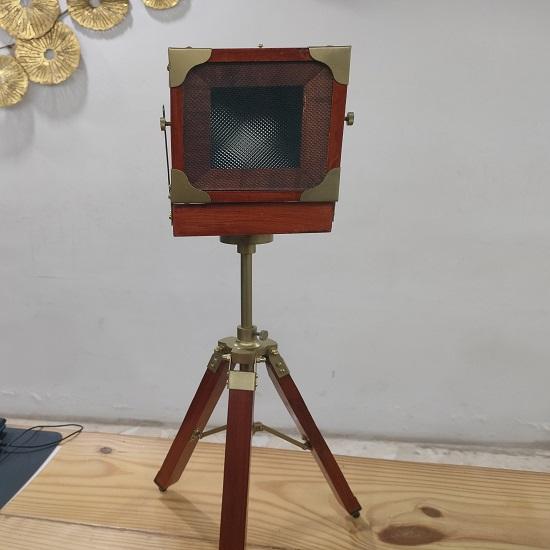 Декоративные камеры Старая ретро-камера Коричневый штатив Реплика Главная