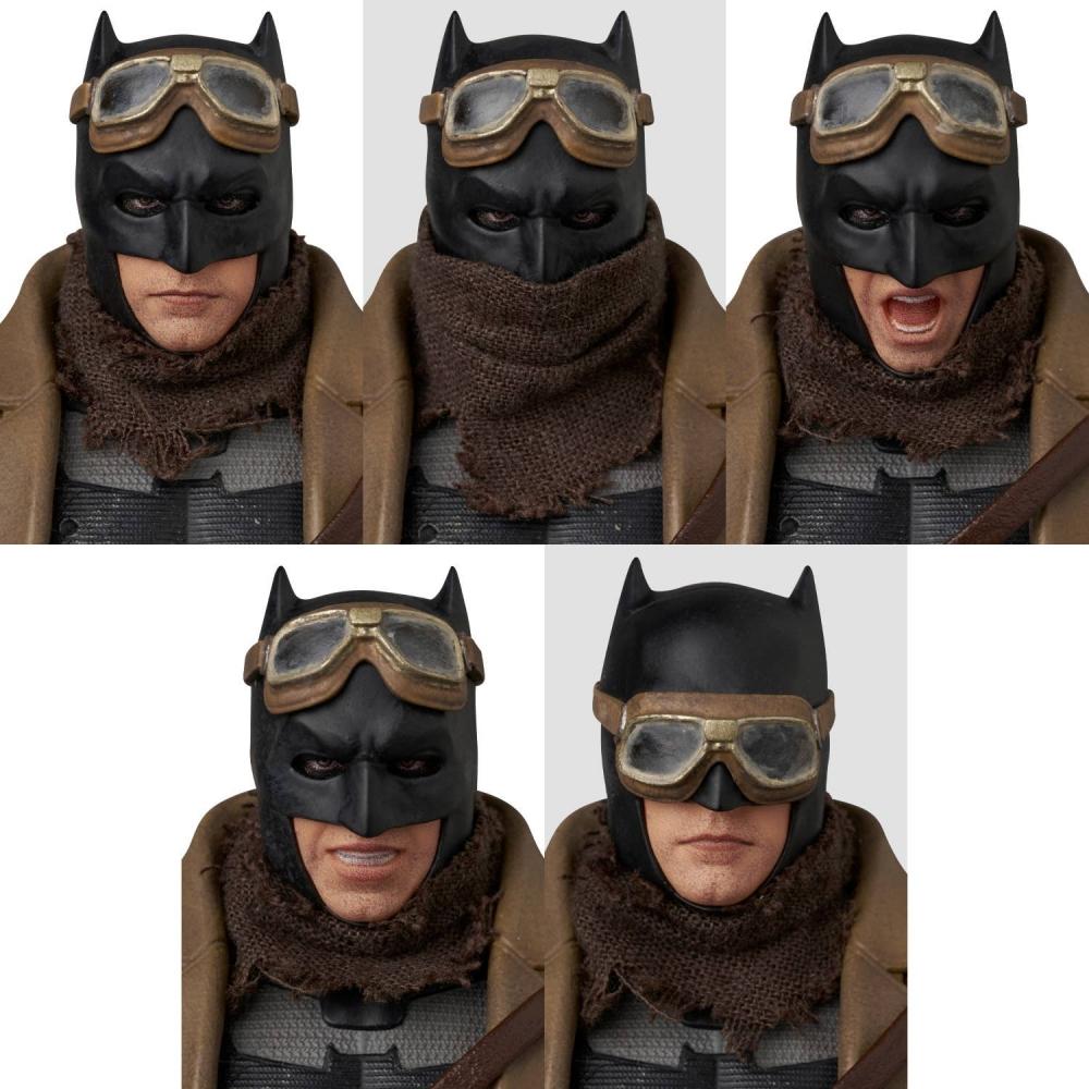 Бэтмен Mafex Бэтмен из Кошмара