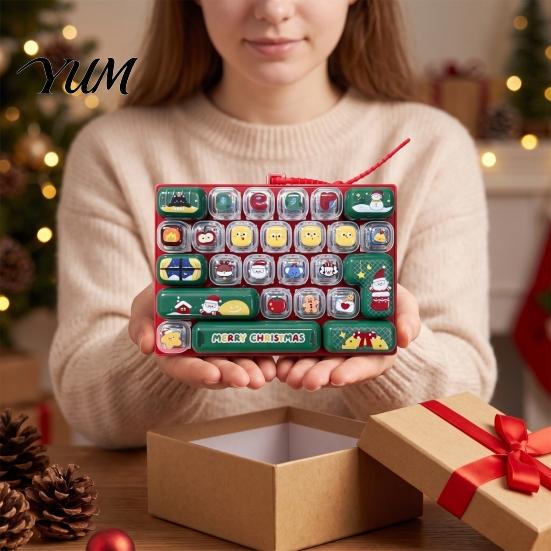 Students Focusing Aid 26-Key Keyboard Fidget Toy, Cartoon Christmas Push Bubble Keyboard, Mini Toy Stress Relief for Backpack Purse Charm Decorative