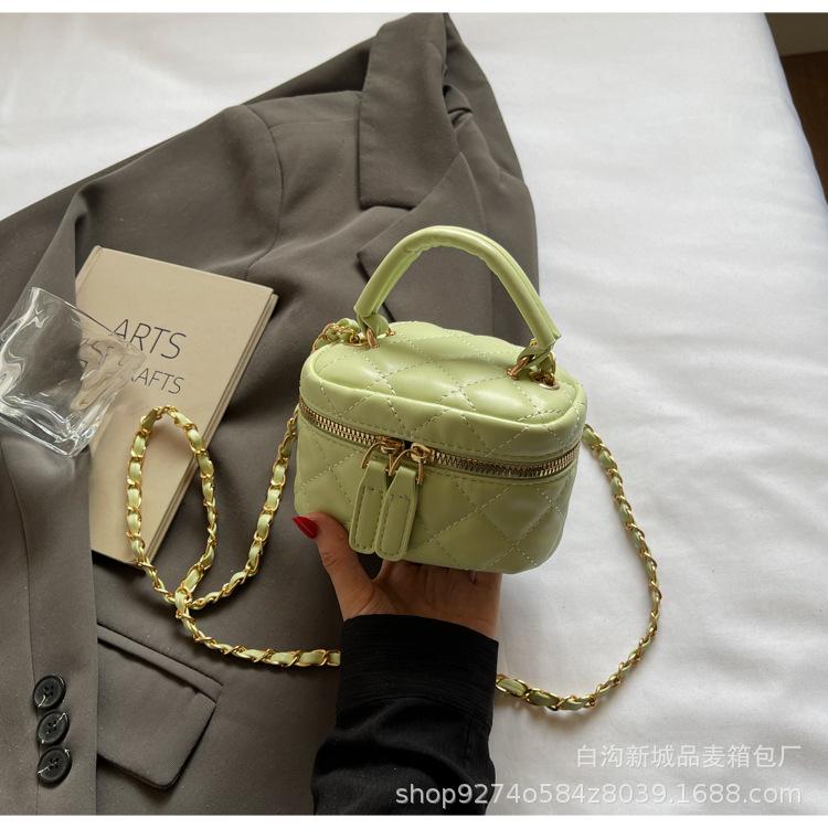 Mini Xiaoxiangfeng Portable Small Bag Women's 2025 New Fashion Diamond Box Bag Chain Single Shoulder Messenger Bag Tide