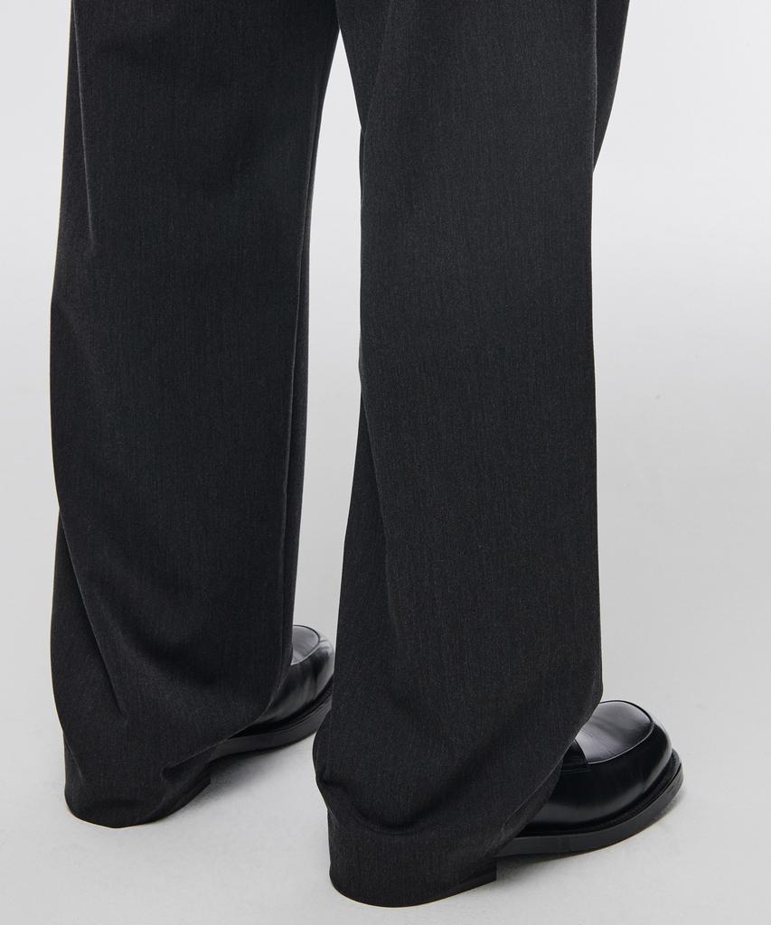 MUSINSA STANDARD One-Pleat Wide Elastic Waist Slacks [Charcoal Gray]