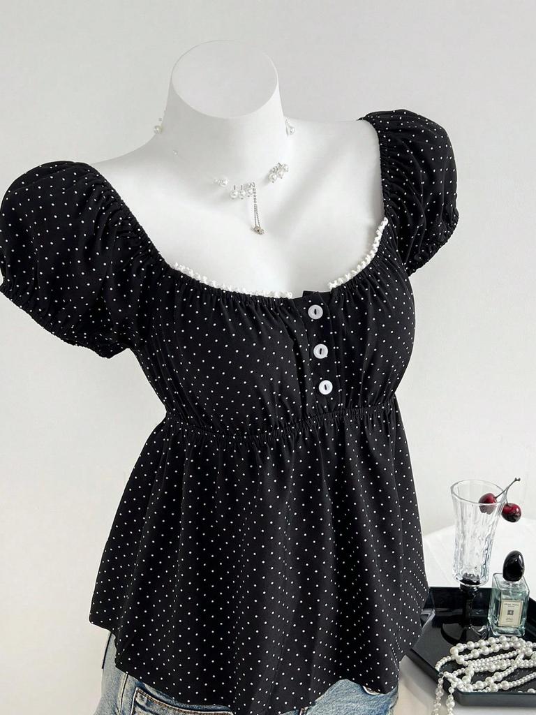 Летнее облегающее платье с коротким рукавом и V-образным вырезом в горошек