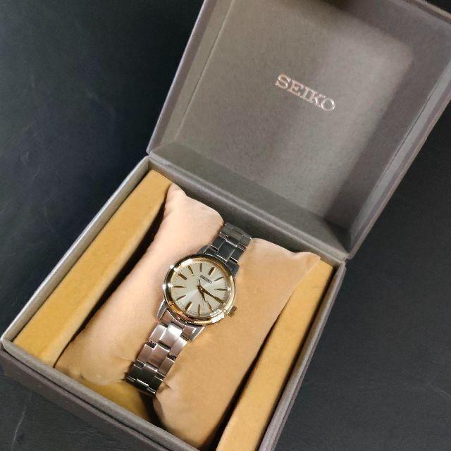 [Б/У] Seiko 1B21 Серебристые Золотой Безель Солнечные Часы