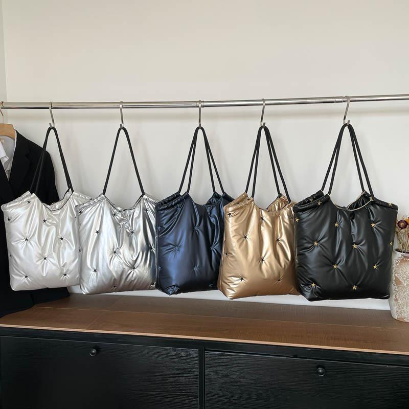 Large Capacity Space Cotton Jacket Bag For Women 2026 New Niche Fashion Lightweight Commuting Armpit Shoulder Tote Bag
