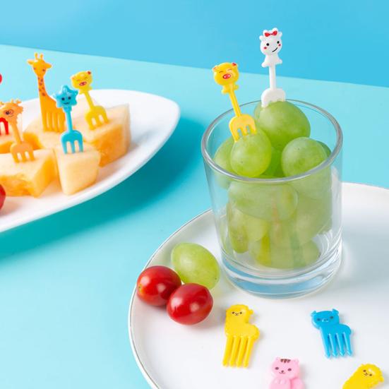 1 Set Fruit Fork Easy To Clean Non-slip Cartoon Lovely Ergonomic Animal Farm Car Fruit Fork for Home