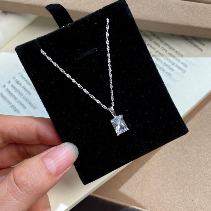 Womens Rhombus Zircon Necklace Water Wave Chain Minimalist Fashion Commuter Style Clavicle